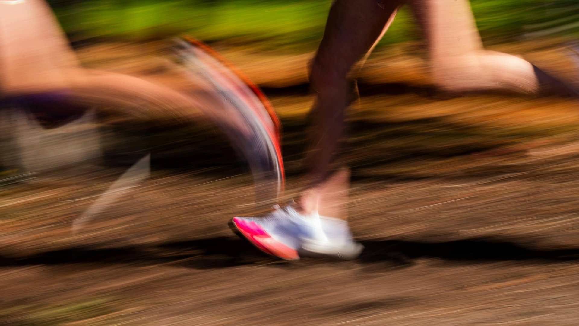 Improve running speed: 6 proven methods. Runners who run fast.