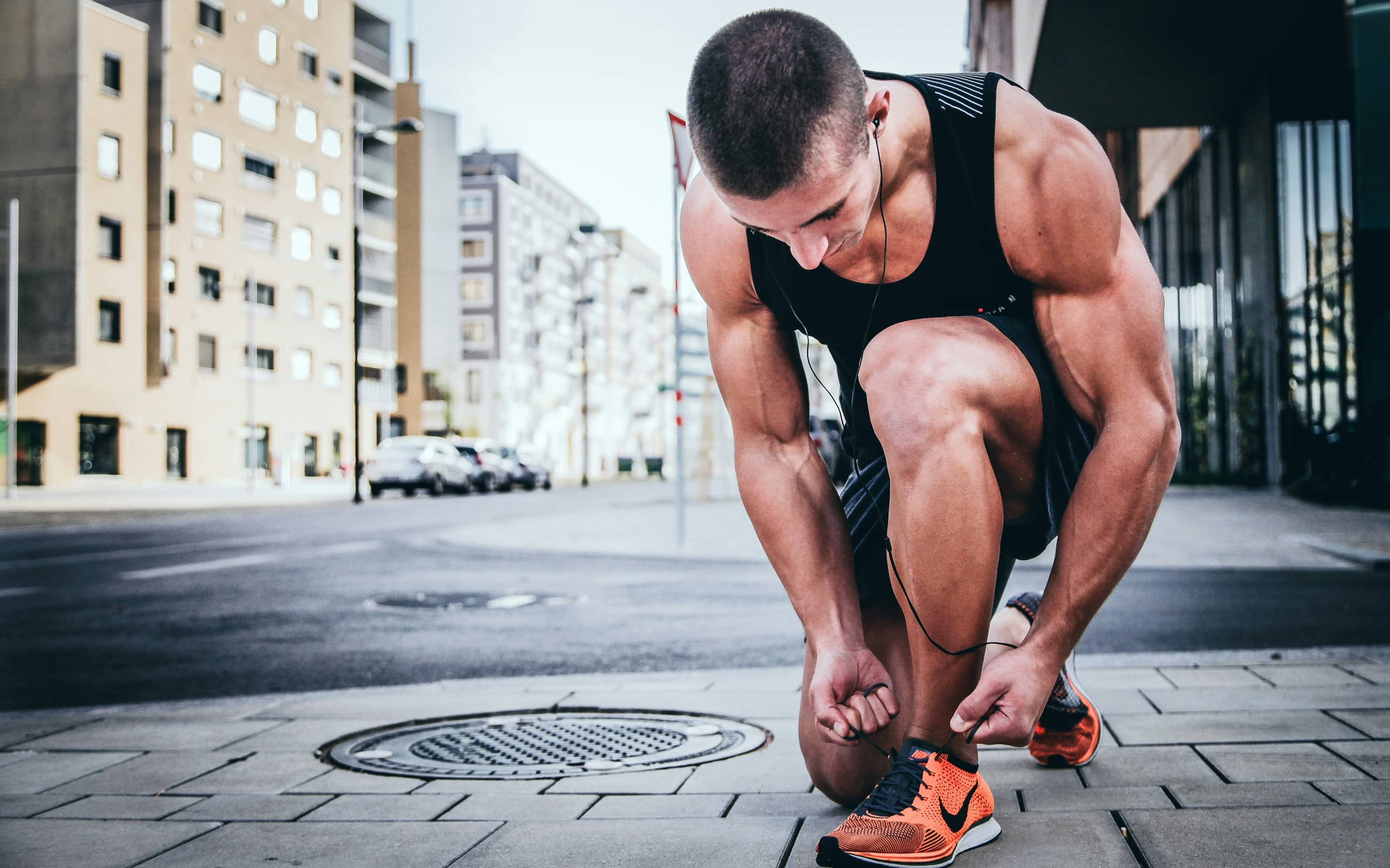 Hardloopster tijdens een lange duurloop voor de halve marathon